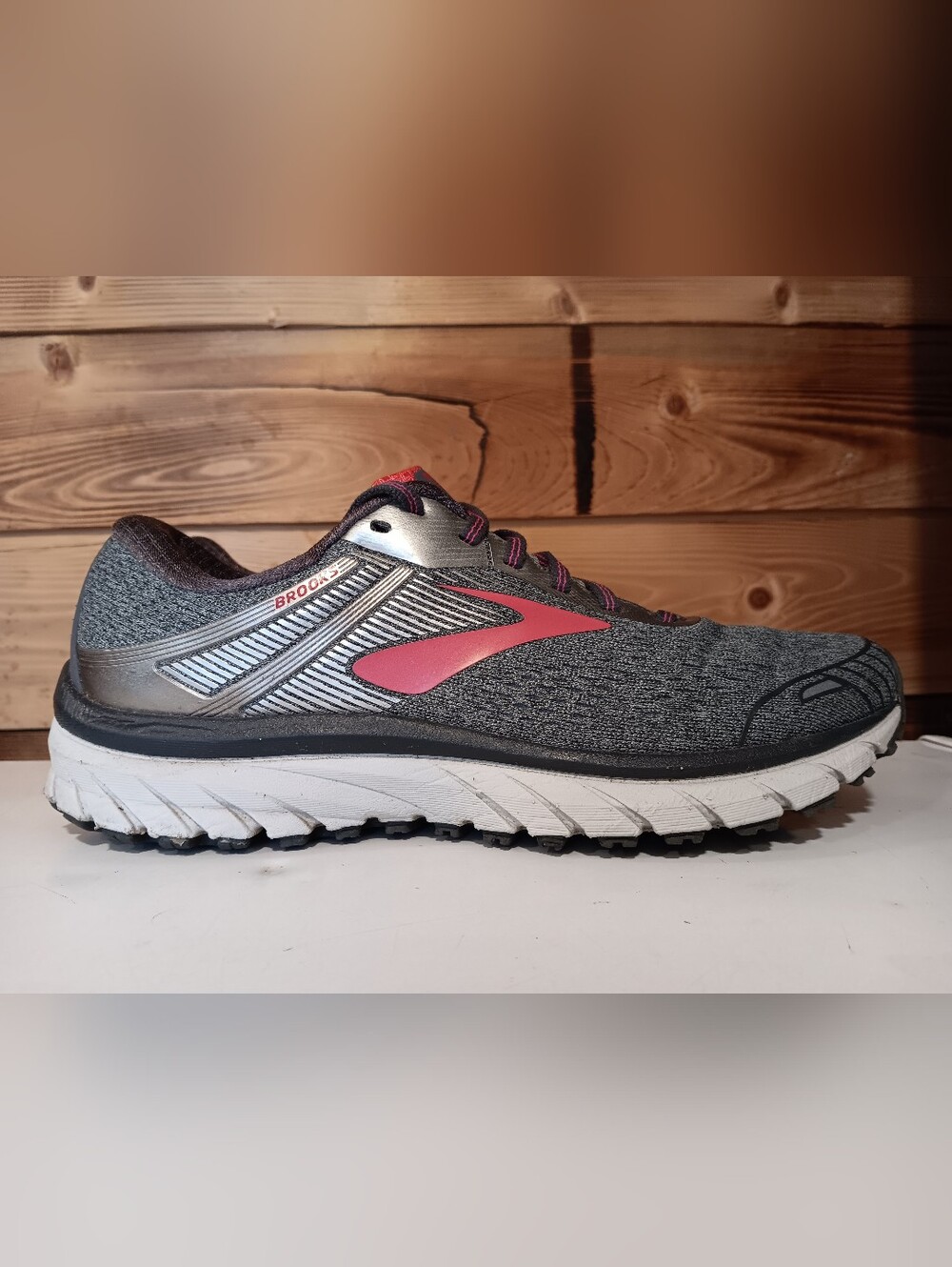 Brooks Adrenaline Womens 10 Running Shoes